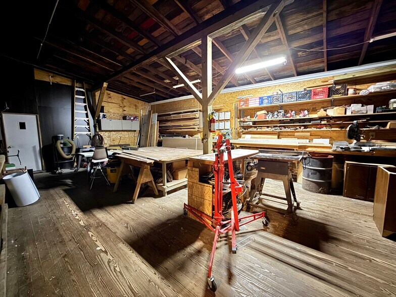More Photos Of 1338 12th St, Tell City General Retail For Sale