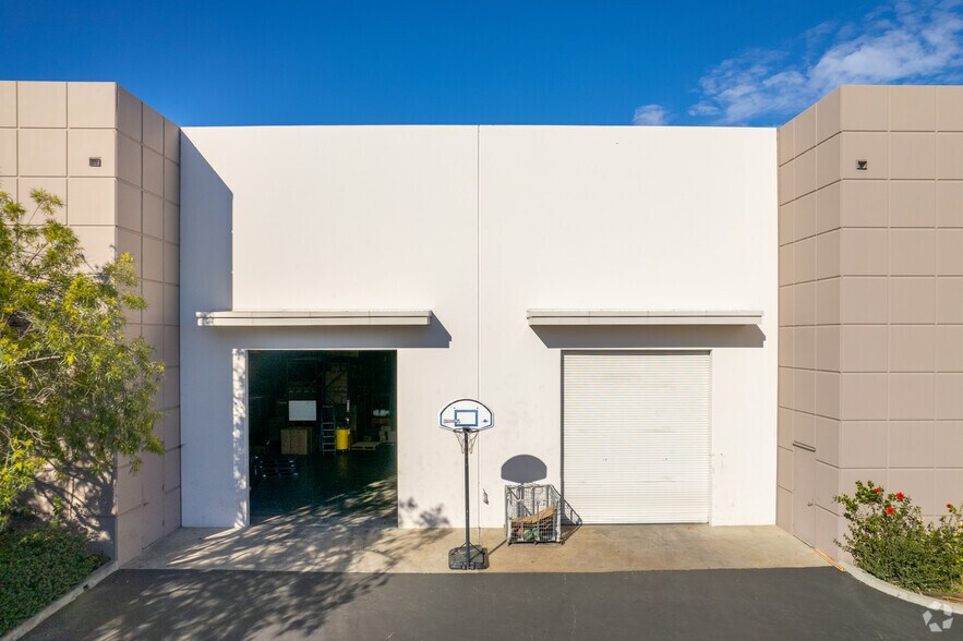 More Photos Of 120 Calle Iglesia, San Clemente Warehouse For Lease