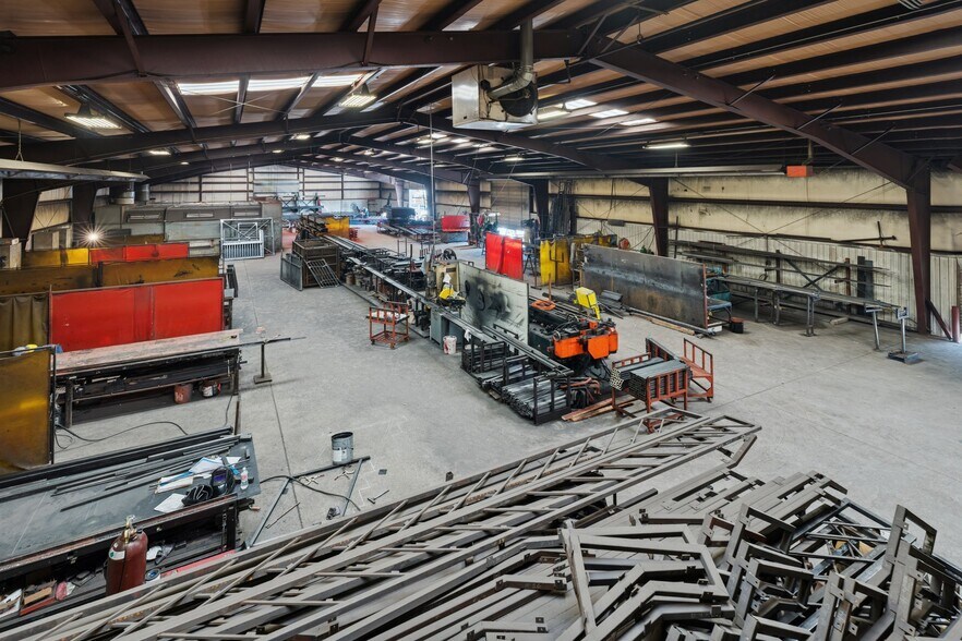 More Photos Of 2627 SW 22nd St, Oklahoma City Warehouse For Sale
