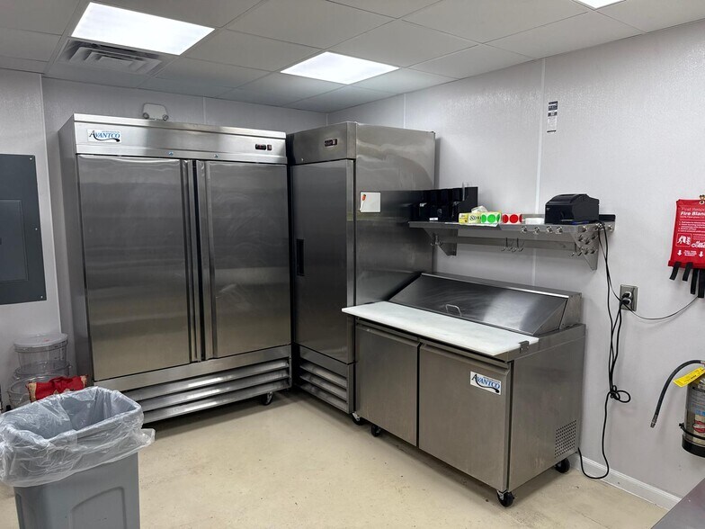More Photos Of 4820 Augusta Rd, Garden City Freestanding For Lease