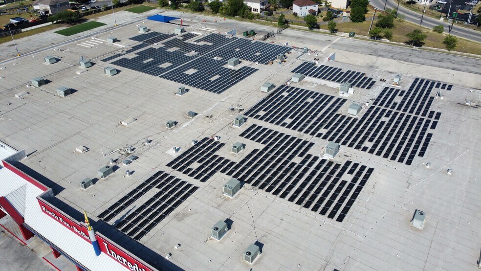 More Photos Of 2015 SW Loop 410, San Antonio Freestanding For Sale