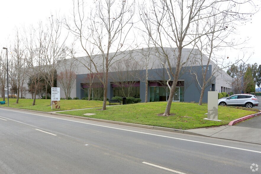 More Photos Of 2545 Napa Valley Corporate Dr, Napa Warehouse For Lease