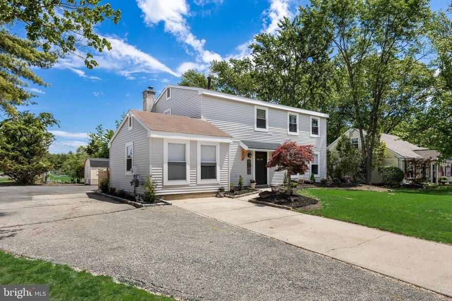 Primary Photo Of 6 Cherrywood Dr, Clementon Office Residential For Sale