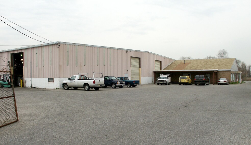 Primary Photo Of 1102 Ferry Ave, Camden Warehouse For Lease