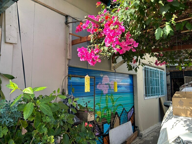 More Photos Of 1856 W Washington Blvd, Los Angeles General Retail For Sale