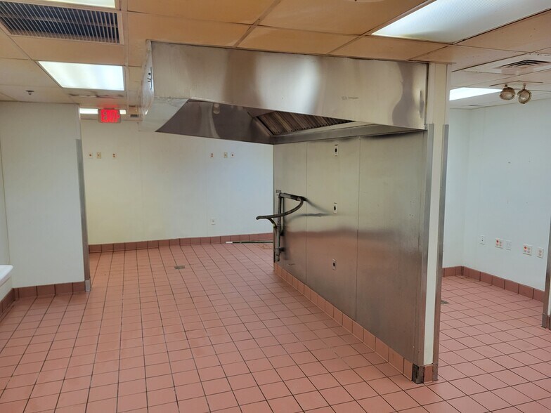 More Photos Of 1504-1512 S Church St, Watertown Restaurant For Lease