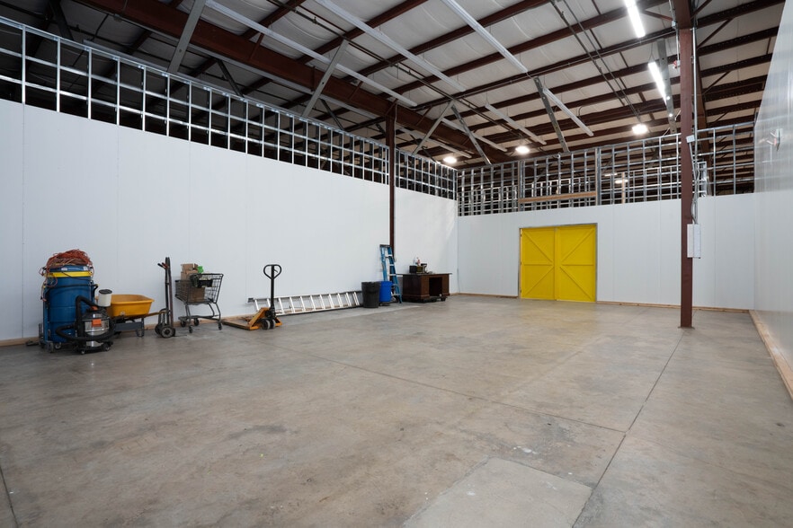 More Photos Of 299 Industrial Ln, Torrington Distribution For Lease