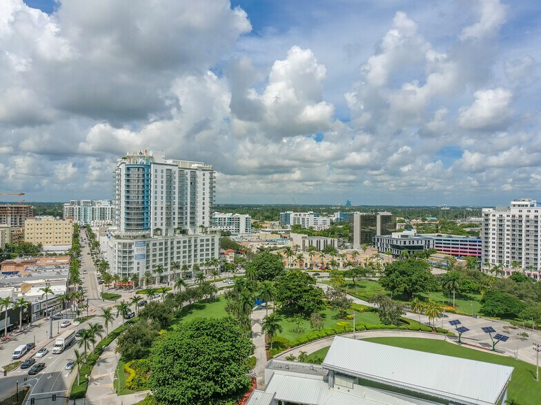 More Photos Of 1720 Harrison St, Hollywood Office Residential For Lease