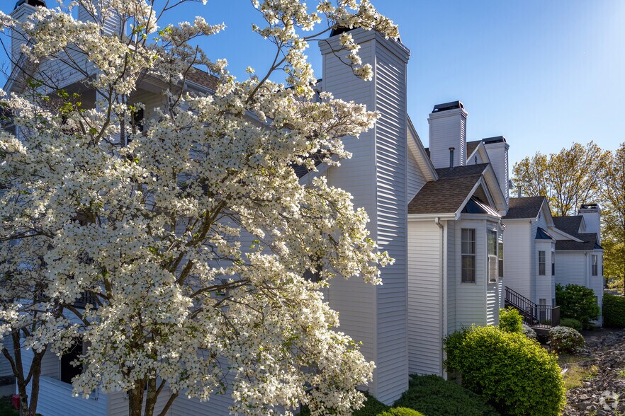 More Photos Of 100 Elena St, Cranston Apartments For Sale