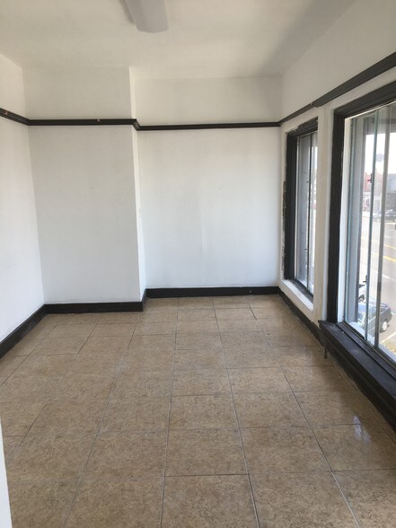More Photos Of 2569-2575 Clarendon Ave, Huntington Park Storefront Retail Office For Lease