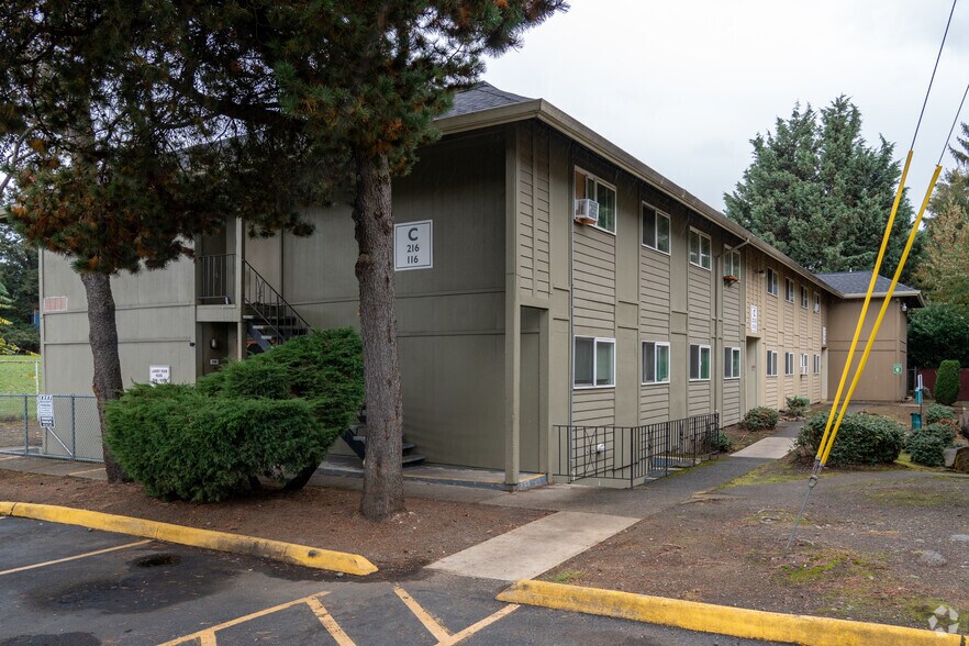 More Photos Of 17014-17062 NE Halsey St, Portland Apartments For Sale