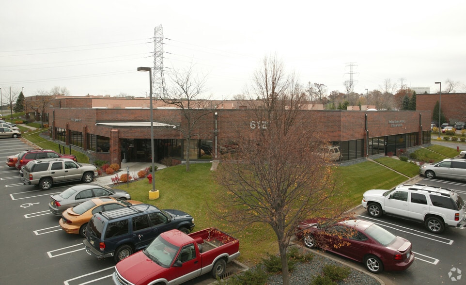 More Photos Of 6121 Baker Rd, Minnetonka Research And Development For Lease