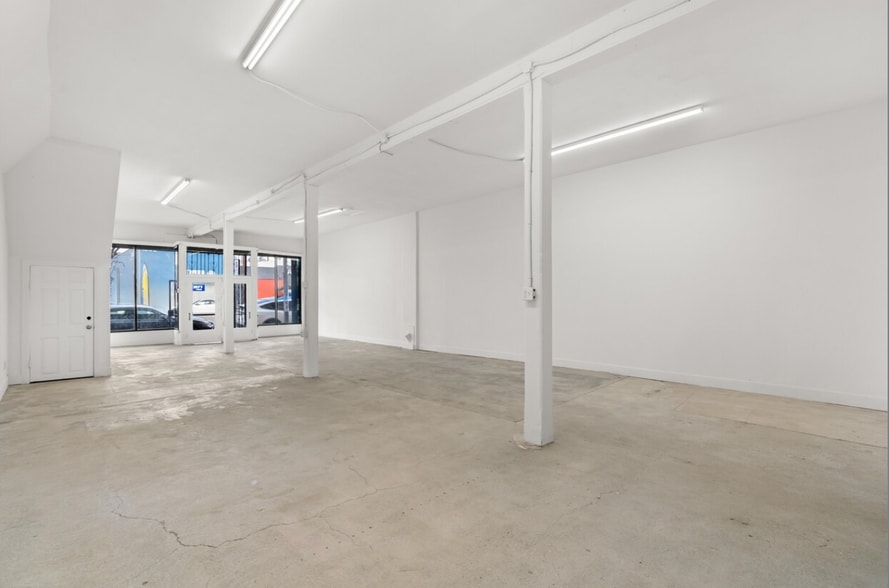 More Photos Of 4860 W Adams Blvd, Los Angeles Storefront Retail Residential For Lease