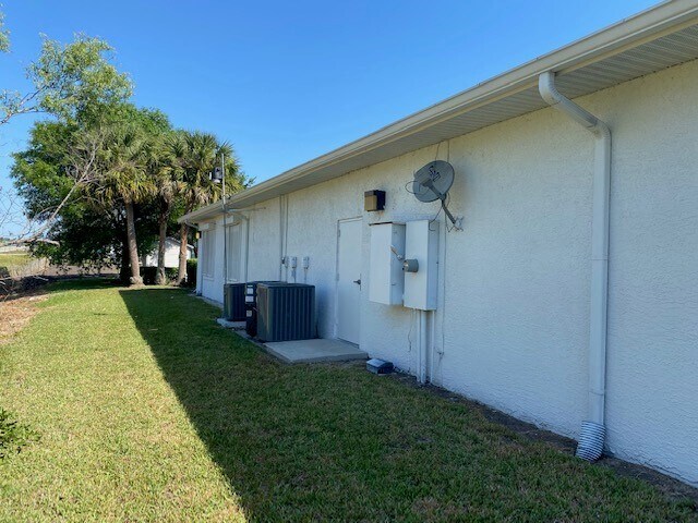More Photos Of 240 SE Interstate Ct, Palm Bay Warehouse For Sale