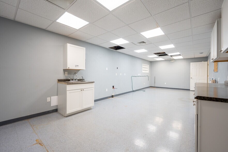 More Photos Of 5767 PA-981 Hwy, Latrobe Medical For Sale