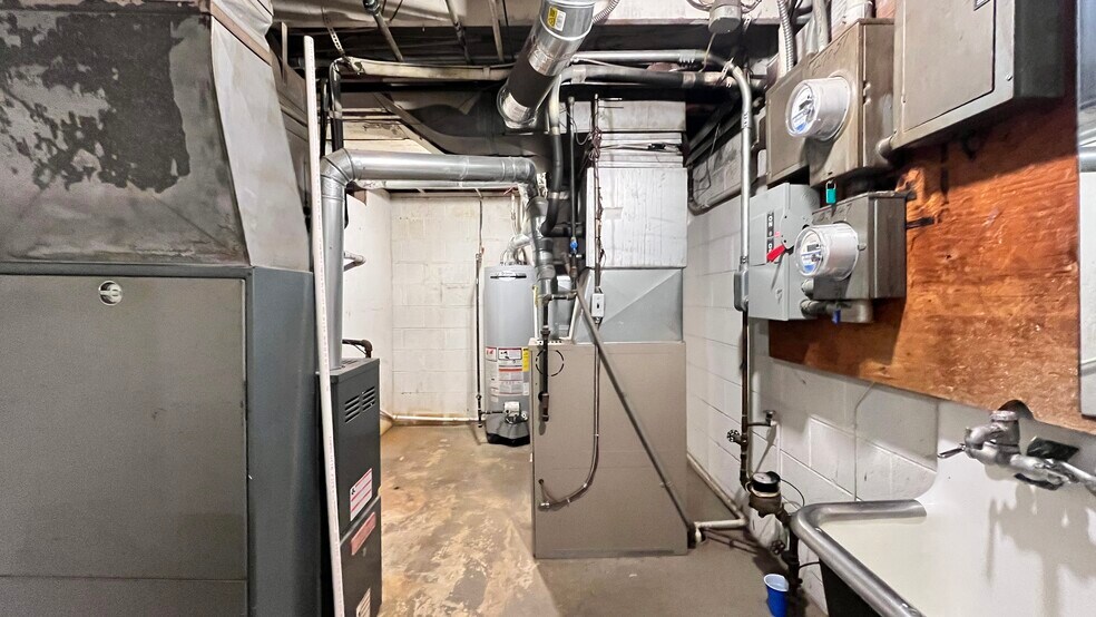 More Photos Of 27051 Southfield Rd, Lathrup Village Freestanding For Sale