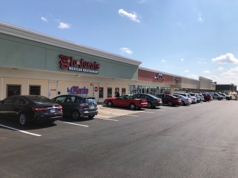 More Photos Of 2301-2341 S M-291 Hwy, Independence Unknown For Lease