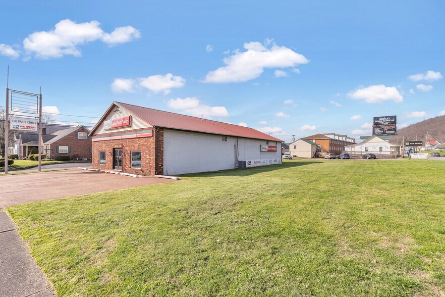 More Photos Of 274 Monroe Ave, New Martinsville Freestanding For Sale