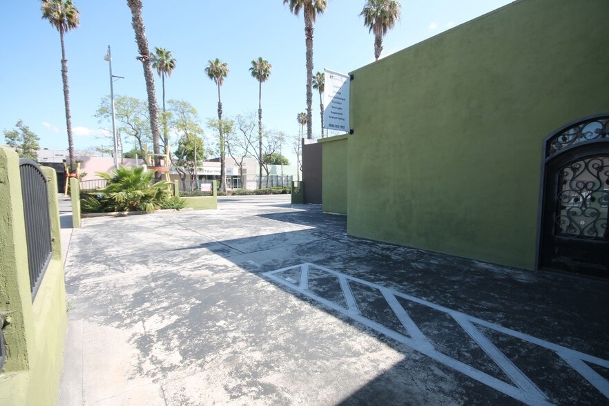 More Photos Of 8534 Washington Blvd, Culver City Freestanding For Sale