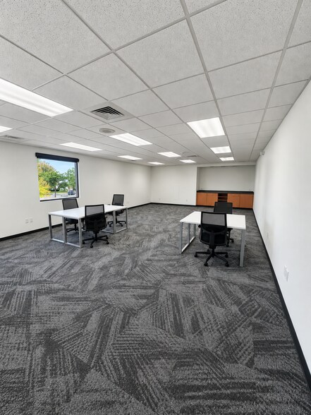 More Photos Of 310 Ohio St, Oshkosh Office For Sale