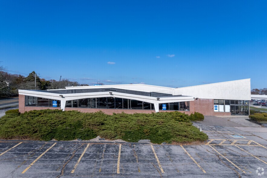 More Photos Of 248 Post Rd, Westerly Freestanding For Sale