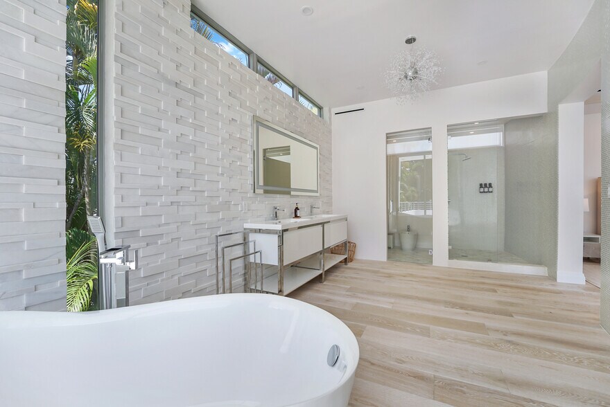 More Photos Of 5910 N Bayshore Dr, Miami Specialty For Sale