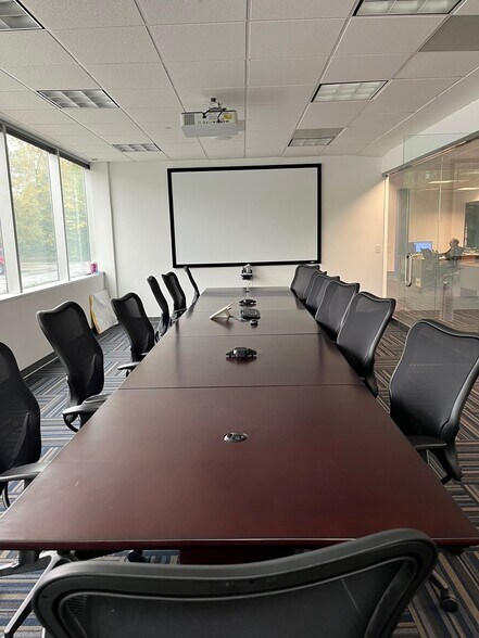 More Photos Of 195 Route 9 S, Manalapan Township Office For Lease