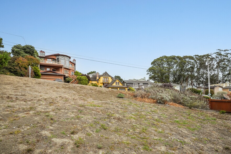 More Photos Of 00 Avenue Granada, El Granada Land For Sale