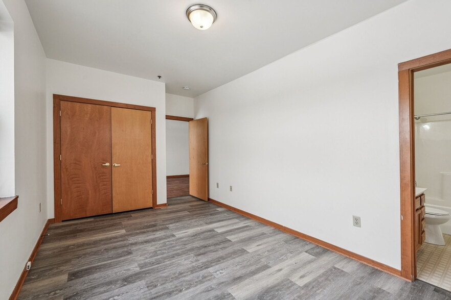 More Photos Of 134 Main St, Racine Apartments For Sale