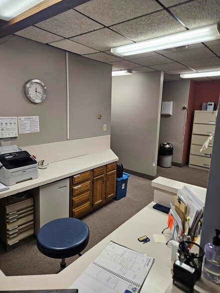 More Photos Of 2501 Plainfield Ave NE, Grand Rapids Office For Lease