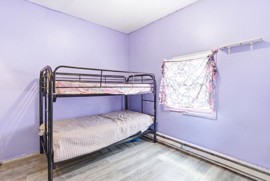 More Photos Of 99 Pulaski St, Newark Apartments For Sale