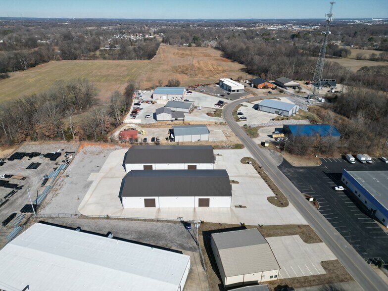 More Photos Of 100 Industrial Dr, Clarksville Warehouse For Lease