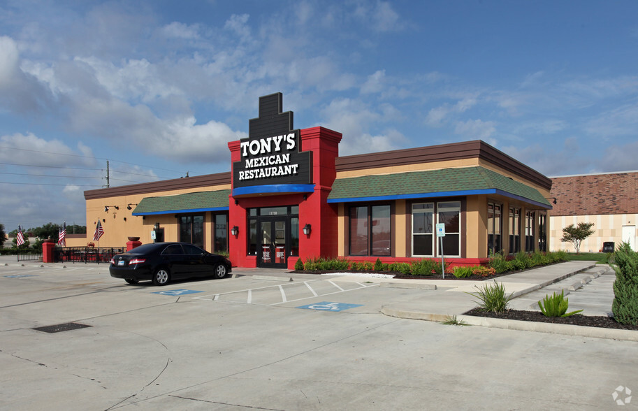 Primary Photo Of 17790 Katy Fwy, Houston Restaurant For Sale