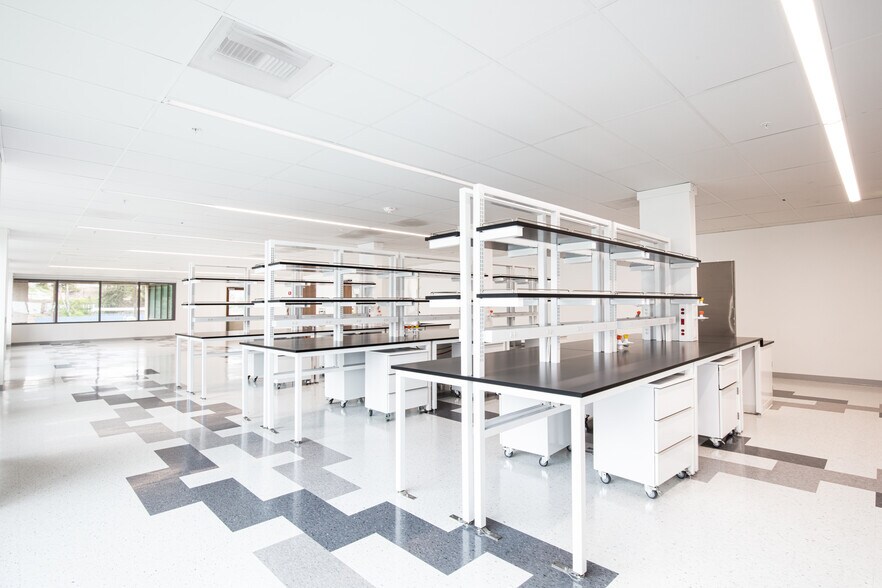 More Photos Of 2001 Junipero Serra Blvd, Daly City Research And Development For Lease