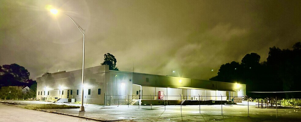 More Photos Of 518 W Roosevelt Ave, Albany Warehouse For Sale