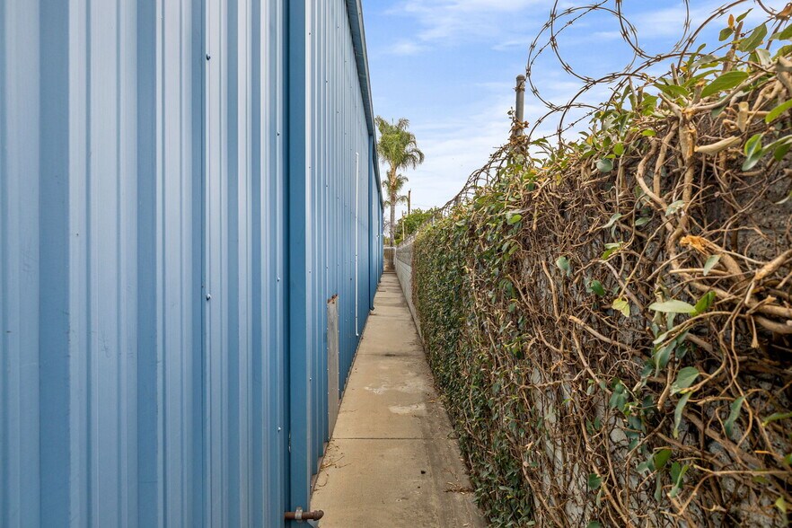 More Photos Of 13410 Waco St, Baldwin Park Manufacturing For Lease