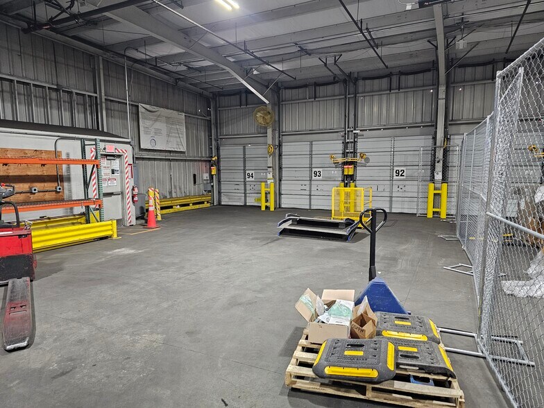 More Photos Of 36 N Hackensack Ave, Kearny Truck Terminal For Lease