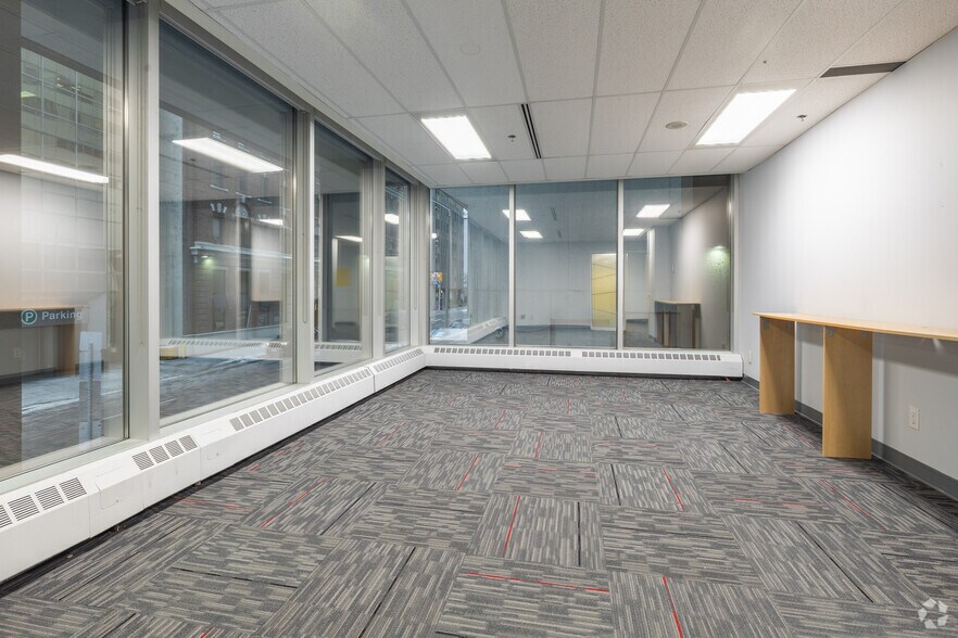 More Photos Of 100 Metcalfe St, Ottawa Office For Lease