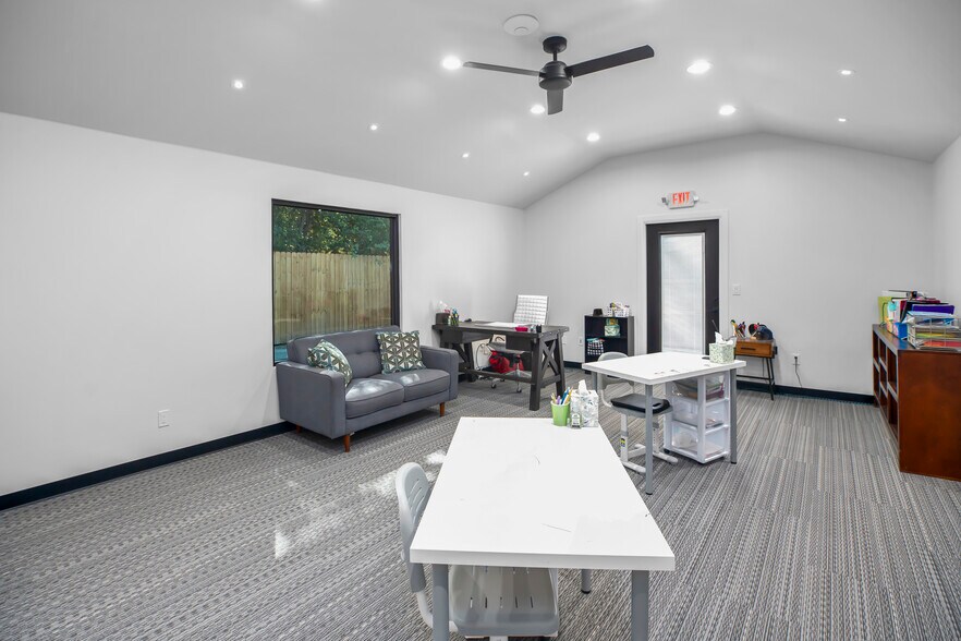 More Photos Of 2001 Tulane Dr, Lufkin Medical For Sale