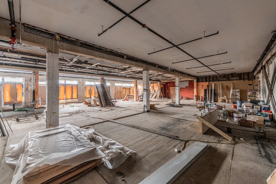 More Photos Of 1425 S Flores St, San Antonio Storefront Retail Residential For Sale