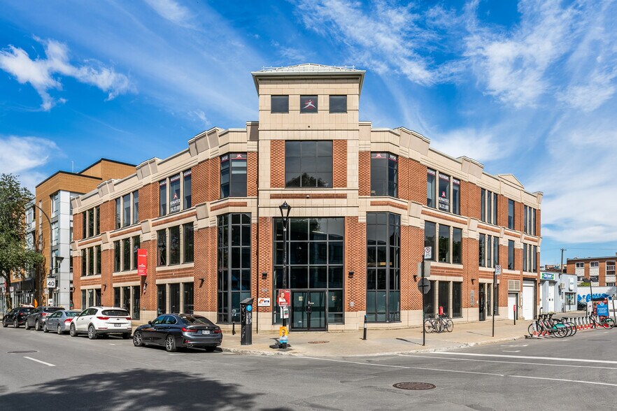 Primary Photo Of 25 Av Mozart E, Montréal Office For Lease