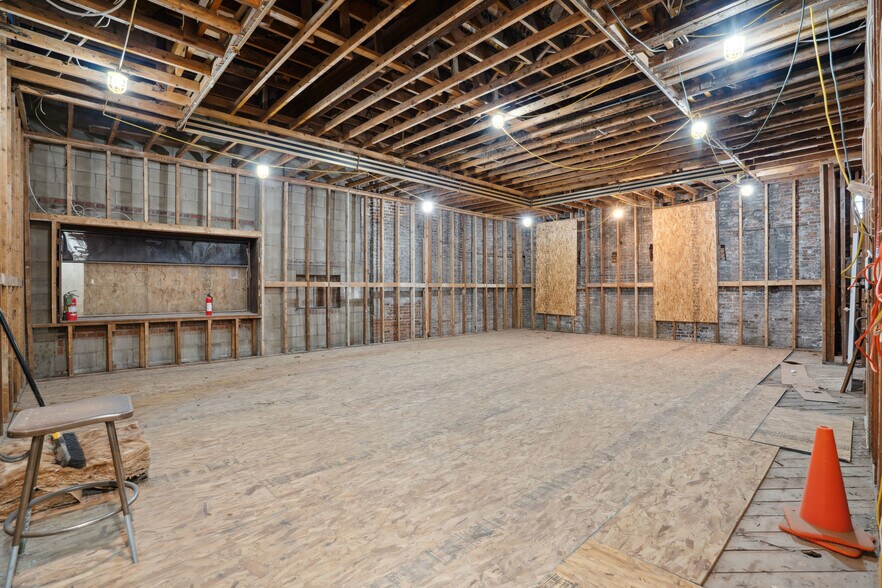 More Photos Of 310 2nd St SE, Dyersville Specialty For Sale