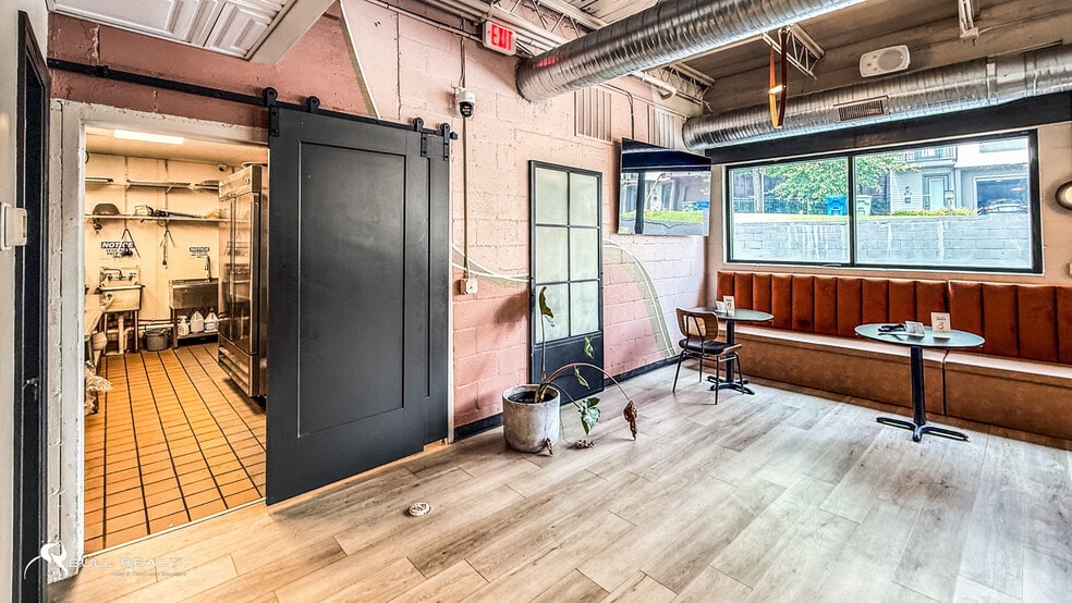 More Photos Of 845 Flat Shoals Rd, Atlanta Freestanding For Sale