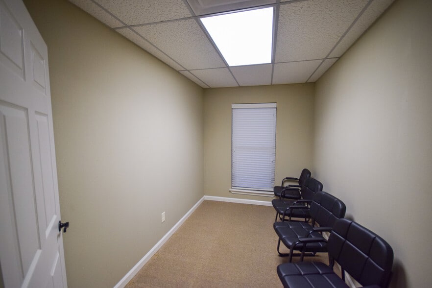More Photos Of 137 Shadow Oaks Dr, North Little Rock Office For Sale