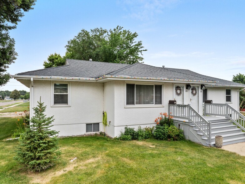 More Photos Of 118 21st St NW, Minot Multifamily For Sale