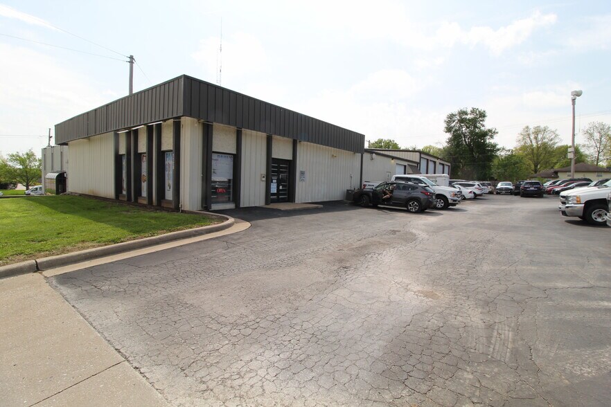 More Photos Of 1108 SW East Us-40 Hwy, Blue Springs Auto Repair For Sale