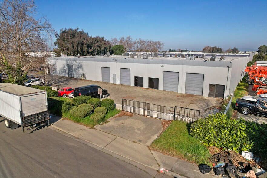 More Photos Of 23978 Connecticut St, Hayward Warehouse For Sale