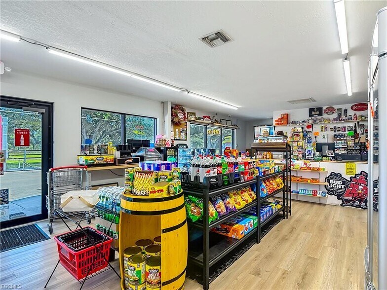 More Photos Of 4443 Loblolly Bay Rd, LaBelle General Retail For Sale