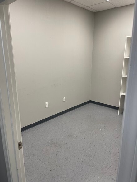 More Photos Of 335 Roselane St NW, Marietta Medical For Lease