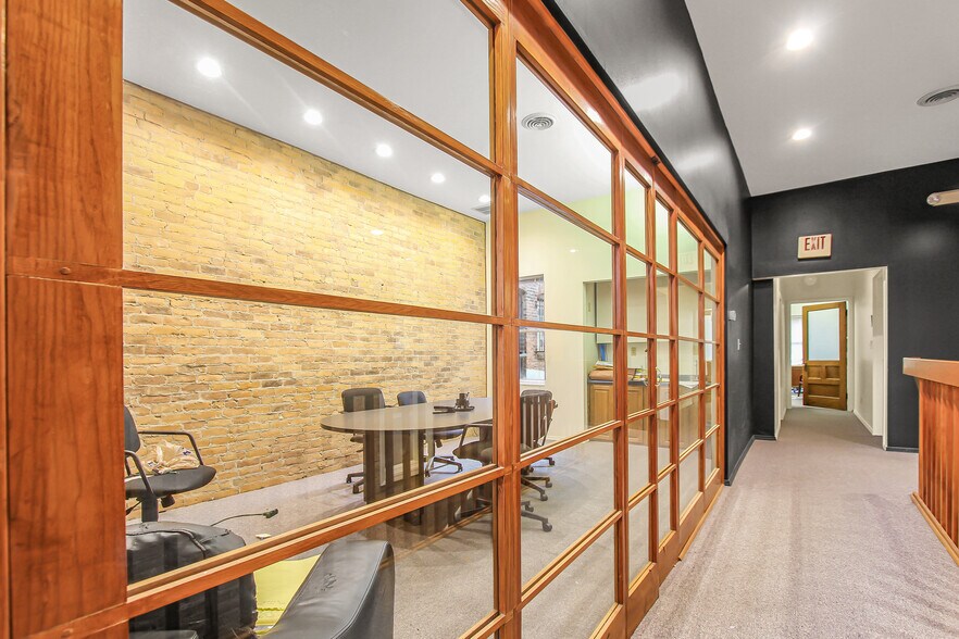 More Photos Of 610 Adams St, Toledo Office For Lease